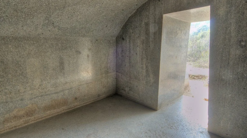 Žemiau esančioje nuotraukoje galima pastebėti granito apdirbimo mastą ir kokybę.