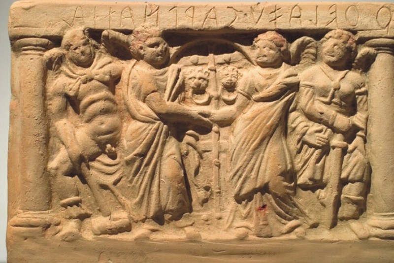 Mokslininkai yra tikri, kad etruskų abėcėlė kilusi iš graikų ir susideda iš 26 raidžių